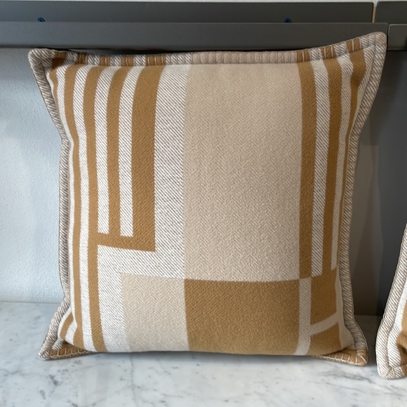 AUTHENTIC Hermes Ithaque Pillow Sold as a PAIR new w dust bags &original receipt - Picture 7 of 13